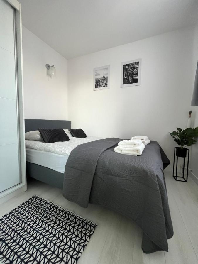 Warsaw Inside Solec With Private Parking Appartement Buitenkant foto